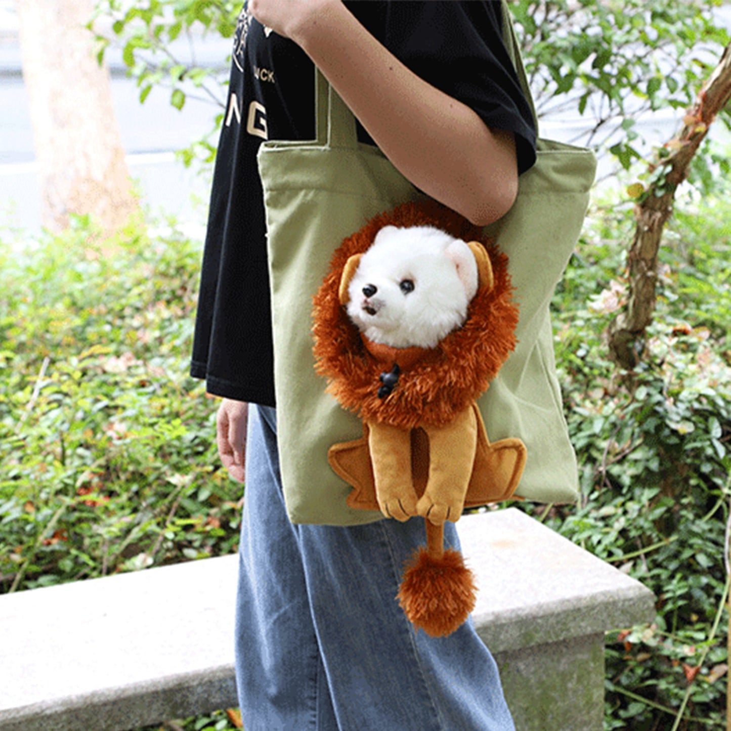 Lion Shaped Cat Carriers Bags | Stylish and Adjustable Canvas Tote for Convenient Pet Travel